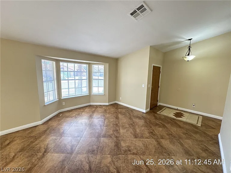 7931 Stone Wall Dr — Photo 2