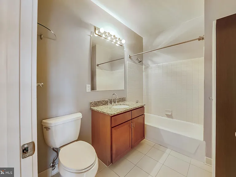 1414 Belmont St NW #408 — Photo 2