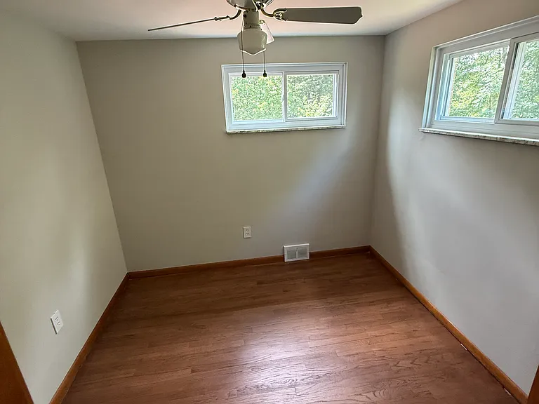 520 Main Blvd — Photo 17