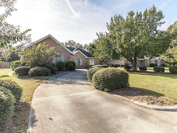 3rd image of 113 Briarmoor Dr