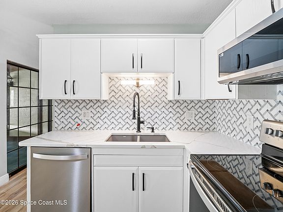 3rd image of 751 Greenwood Manor Cir #15A