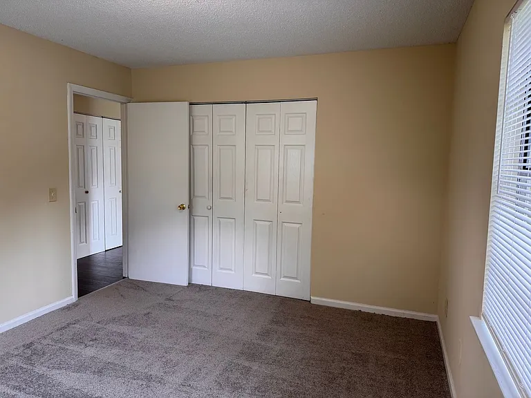 646 A & B Greenfield St — Photo 13