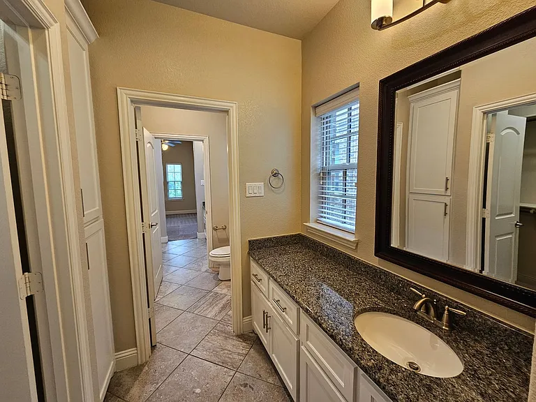 988 Shadyside Ln — Photo 37