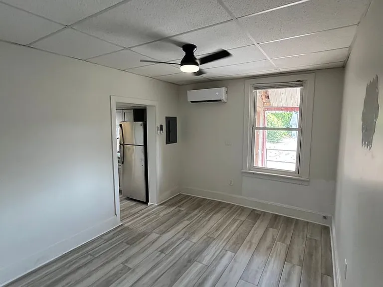 114 N Union St — Photo 4