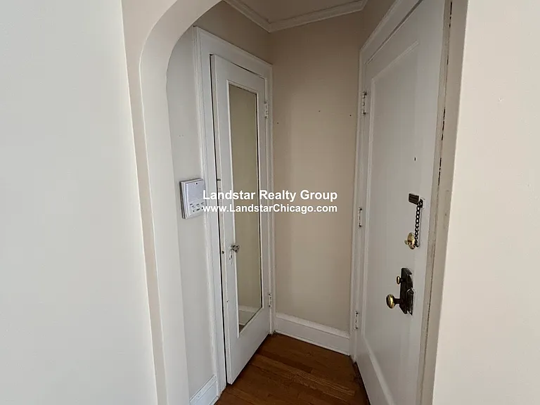 1916 W Morse Ave #2N — Photo 3