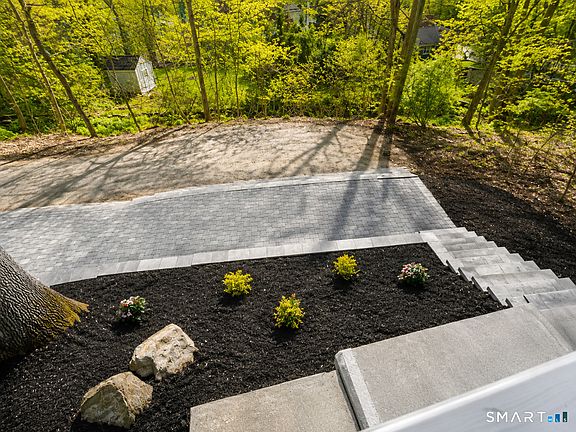 3rd image of 3 Orchard Drive