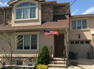 59 Plumtree Ln, Staten Island, NY 10309