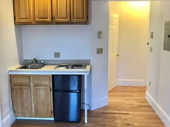 1077 Beacon St, Brookline, MA