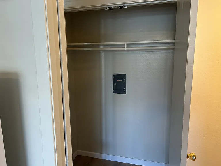 100 Millbrae Ave — Photo 19
