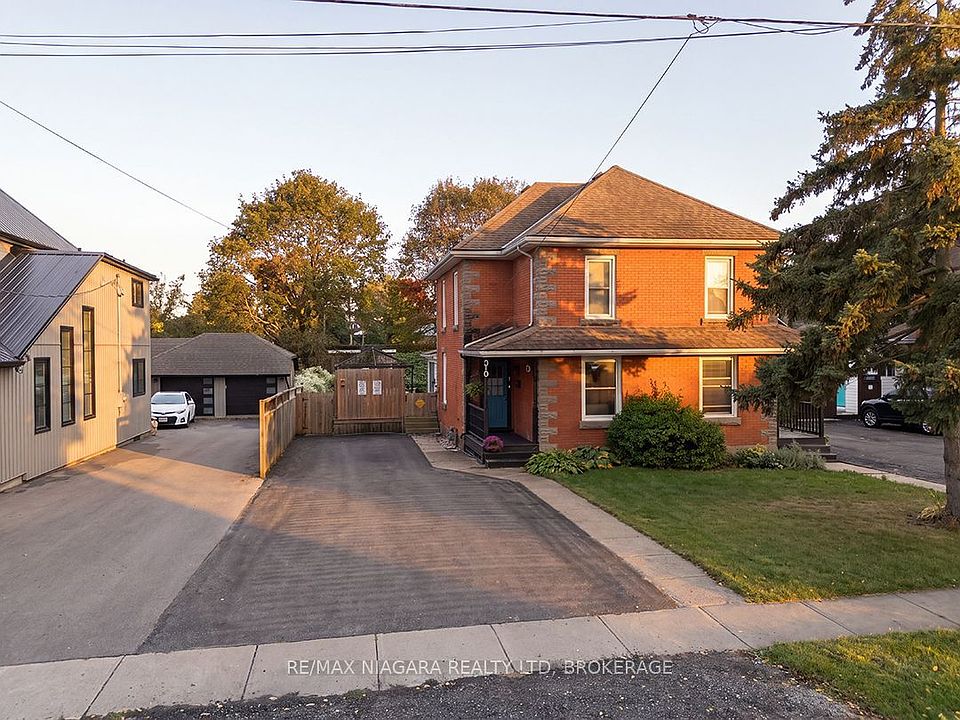1st image of 310 Clarence St