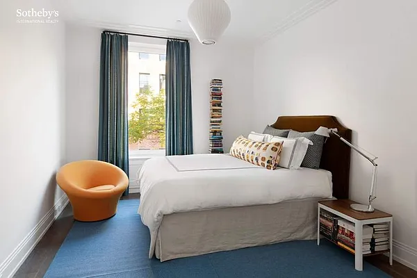 Sold by Sotheby's International Realty | media 11