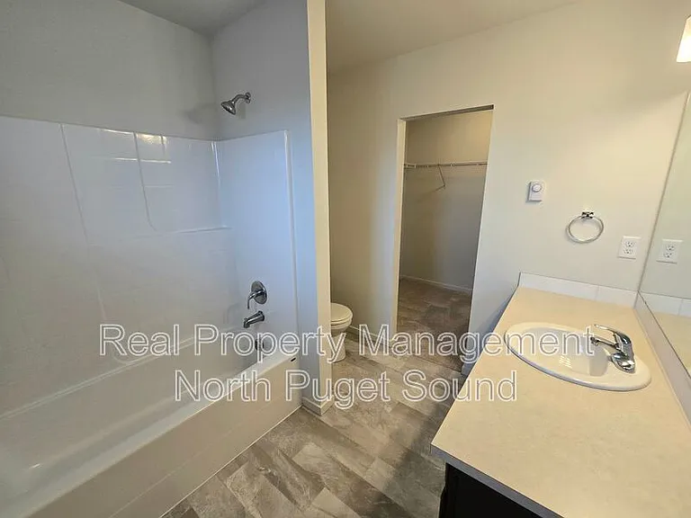 4306 68th Dr NE — Photo 9