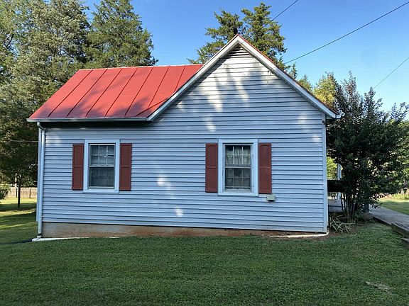 3rd image of 121 Houseworth St