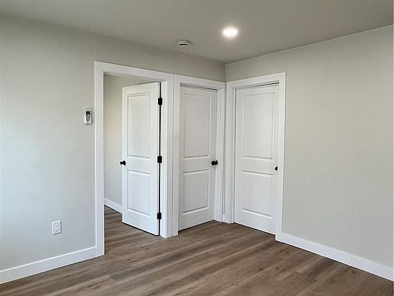 4th image of 8939 Elizabeth Ave
