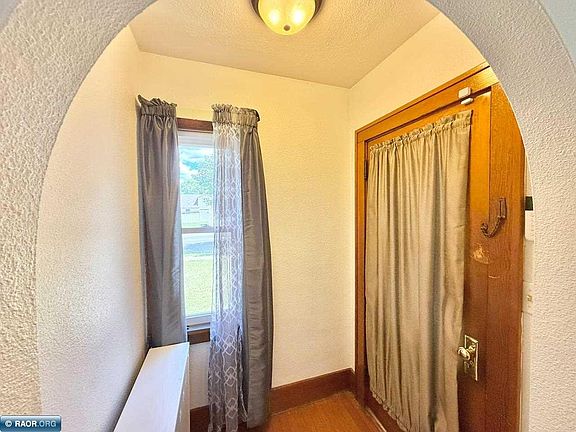 5th image of 2929 1st Ave