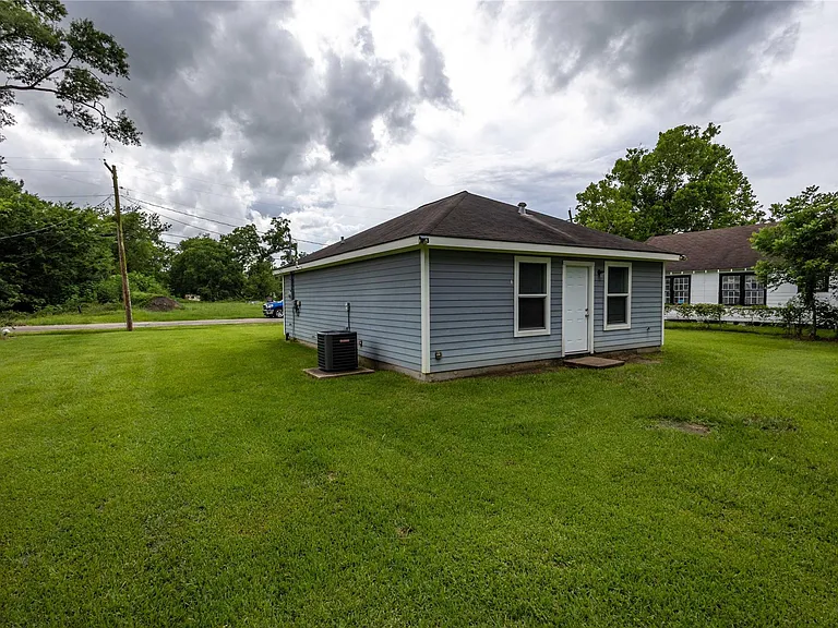 3940 Scranton St — Photo 17