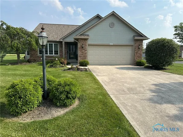 502 E Park St, Oak Harbor, OH 43449