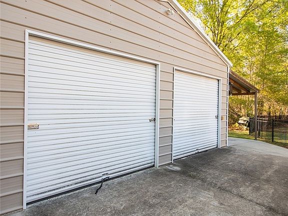 5th image of 110 Lake Ridge Dr