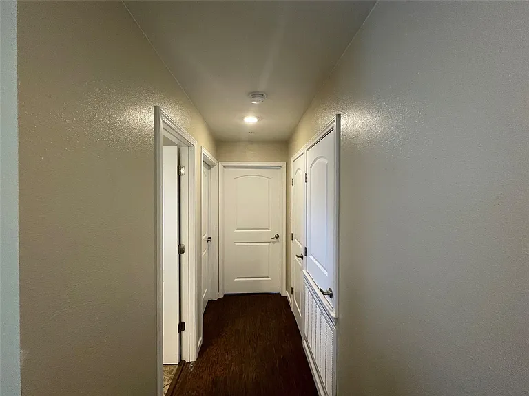 111 Hillview Ln — Photo 7