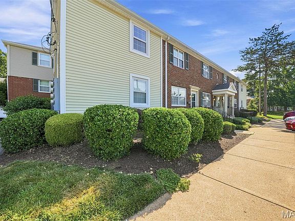 2nd image of 8907 Wrenwood Ln