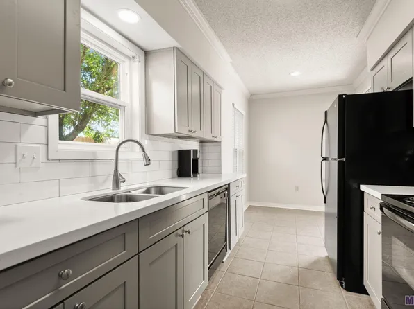 8155 Jefferson Hwy APT 402, Baton Rouge, LA 70809
