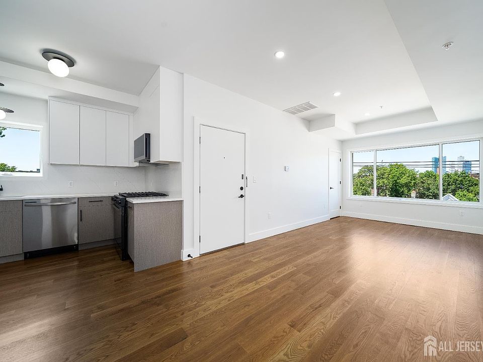 1st image of 67 Virginia Ave #4