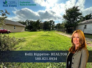 215 S Howard Ave, Elk City, OK 73644