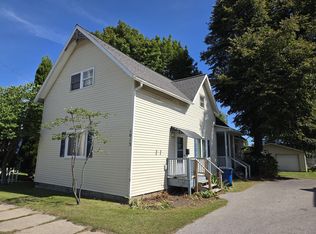 1013 Vine St, Manistee, MI 49660