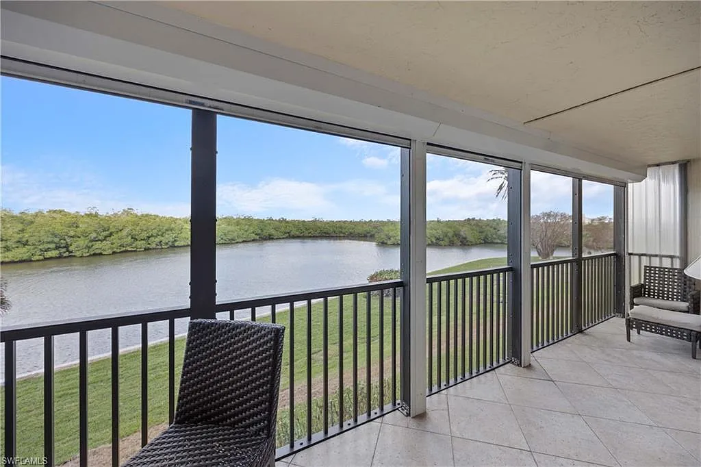 2 bed, 2.0 bath, 1569 sqft, $2,995 — Photo 2