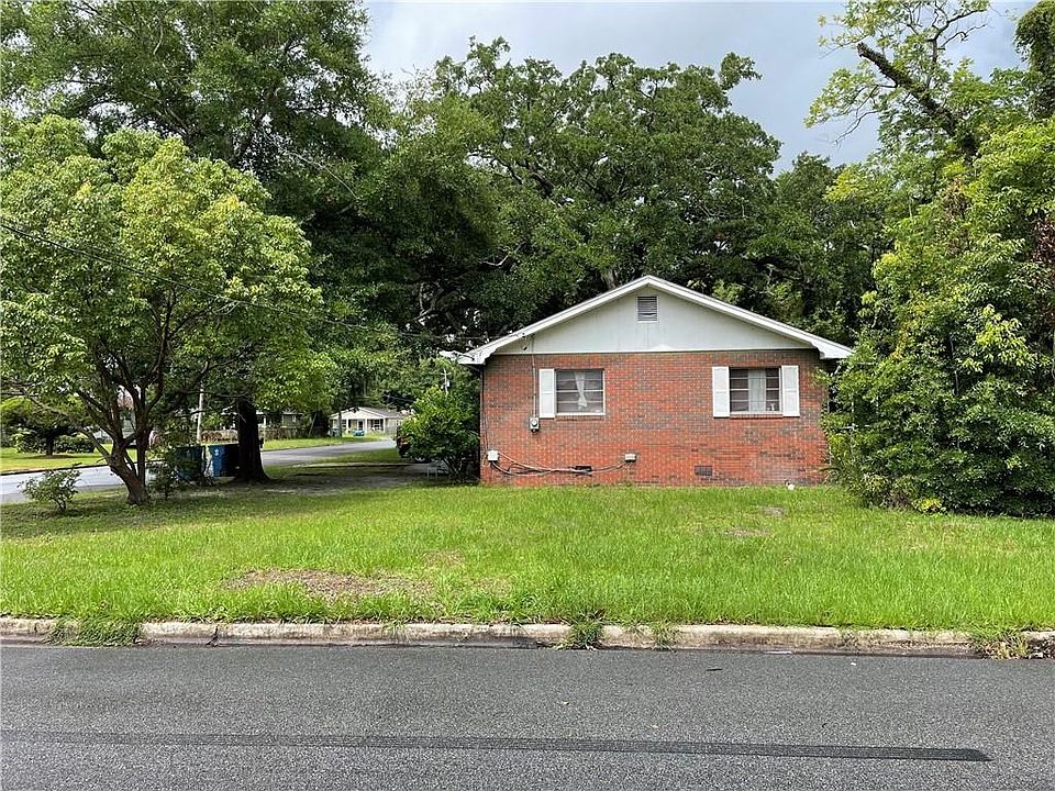 2nd image of 1809 O St