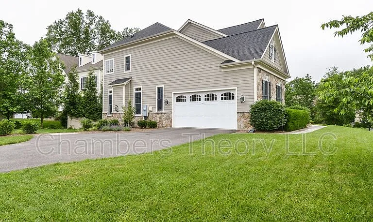 1840 Mamie Dyer Ln — Photo 34
