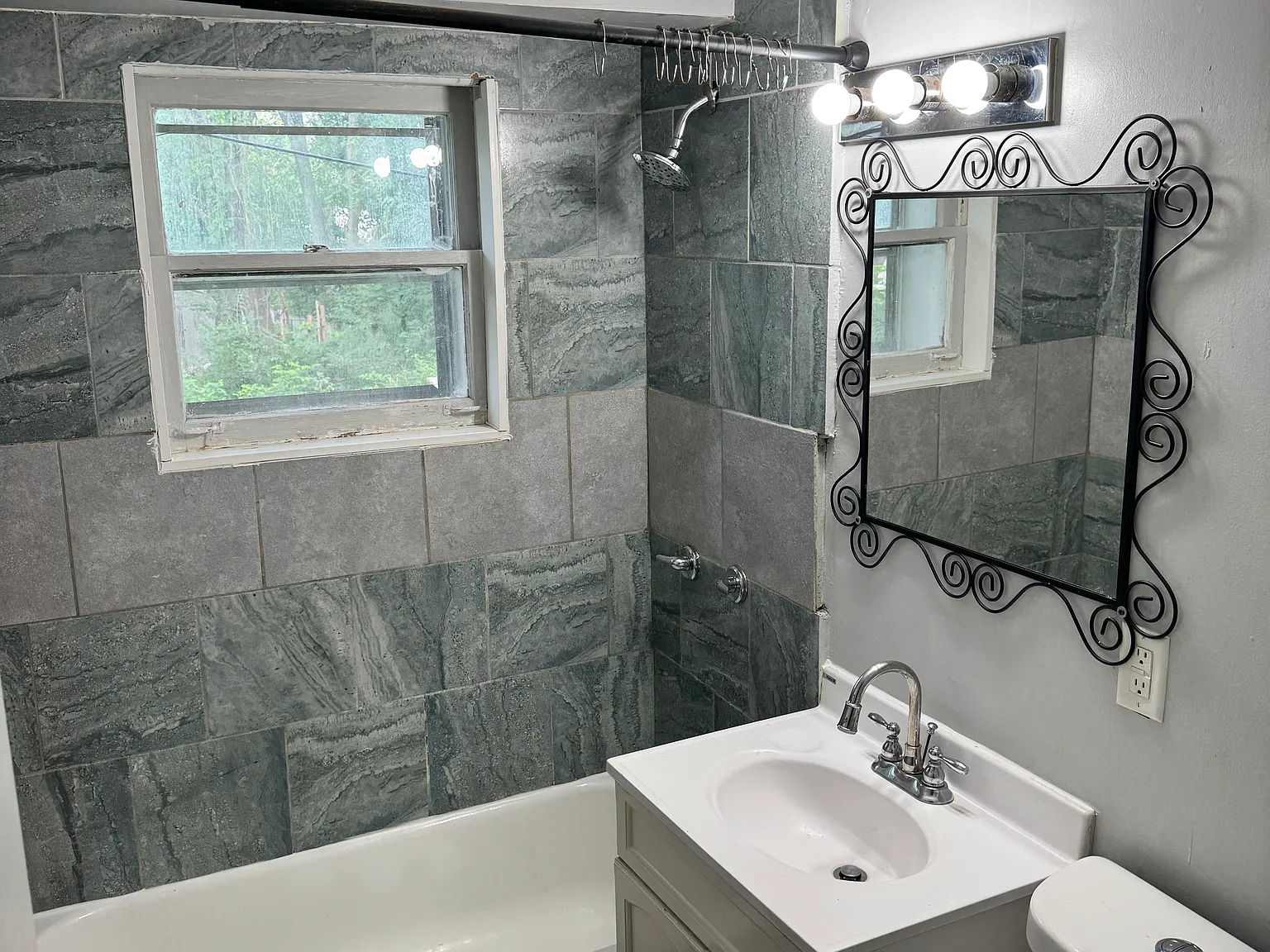 2 bed, $950 — Photo 2