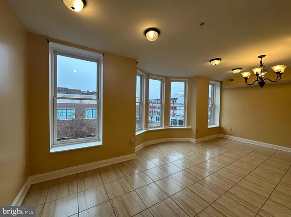 422 W Franklin St APT 1B, Baltimore, MD 21201