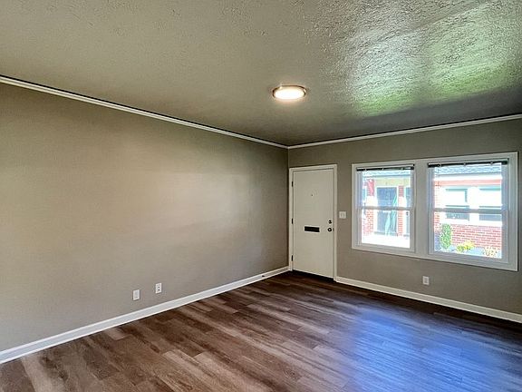 4th image of 6411 N Albina Ave APT 2