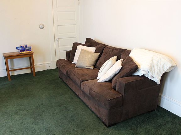 915 E Huron Living Room 1