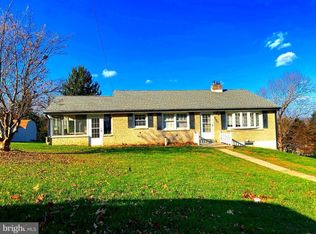 750 Locust St, Mount Wolf, PA 17347