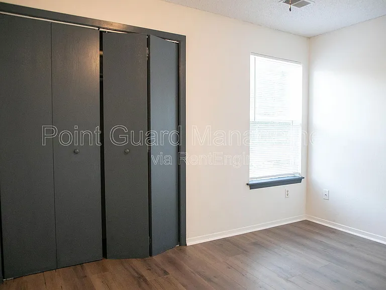 107 W Gold Coast Rd — Photo 30