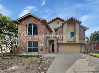 921 Mockingbird Dr, Saginaw, TX 76131