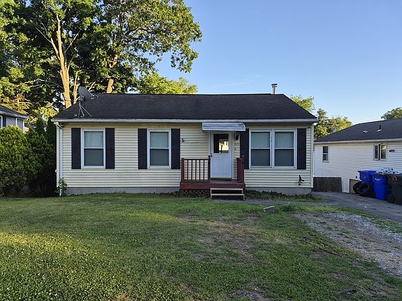2nd image of 865 Wilbraham Rd