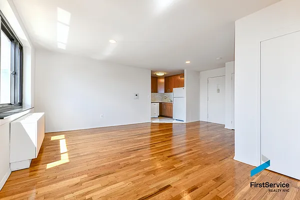 Rented by FirstService Realty (legacy) | media 15