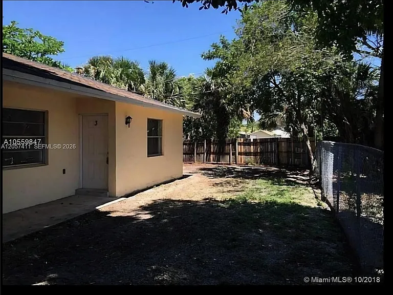 853 SW 9th Ct #2 — Photo 3