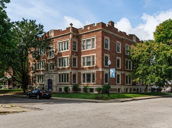 2 bed, 1.0 bath, 658 sqft, $965, 1240 Broadway St #203, Indianapolis, IN 46202