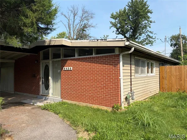 8435 Midwood Ave, Saint Louis, MO 63134