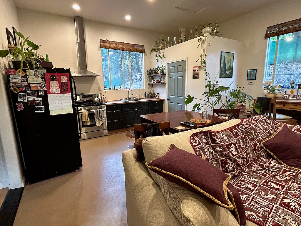 1 bed, 750 sqft, $1,600 — Photo 3