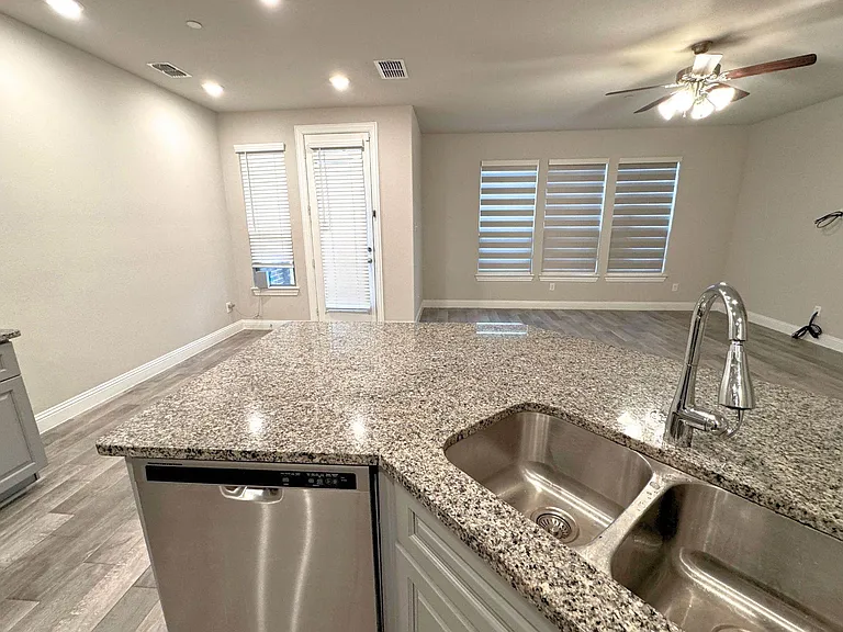 3641 Harebell Dr — Photo 5