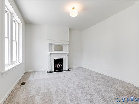 3rd image of 204 Welford St