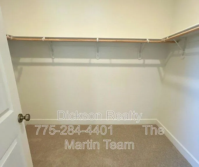 3247 Eleanor Way — Photo 8