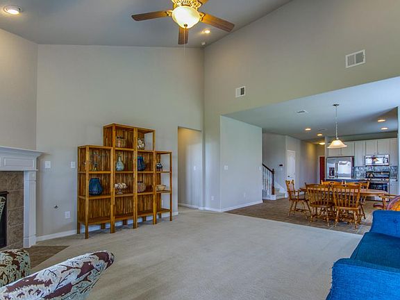 5th image of 9941 Daisy Field Ln