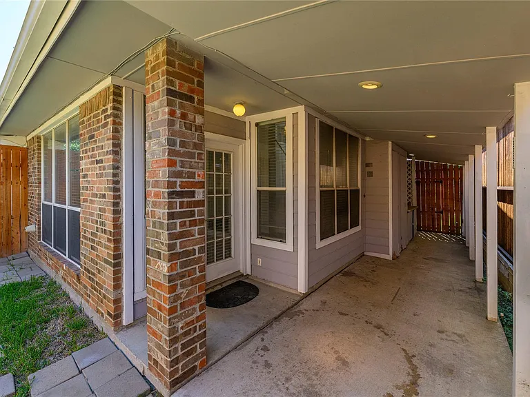 2324 Dyers Oak Dr — Photo 11