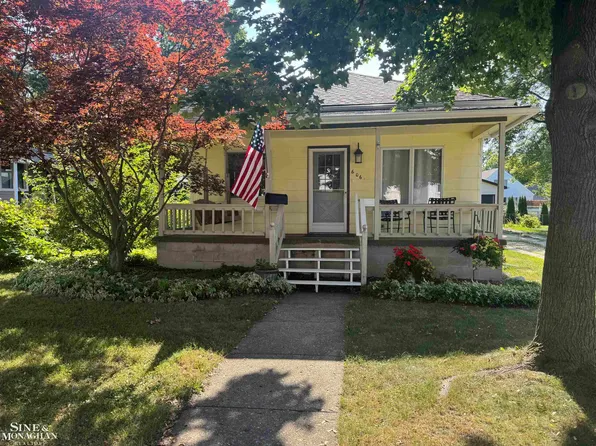 606 N 6th St, Saint Clair, MI 48079